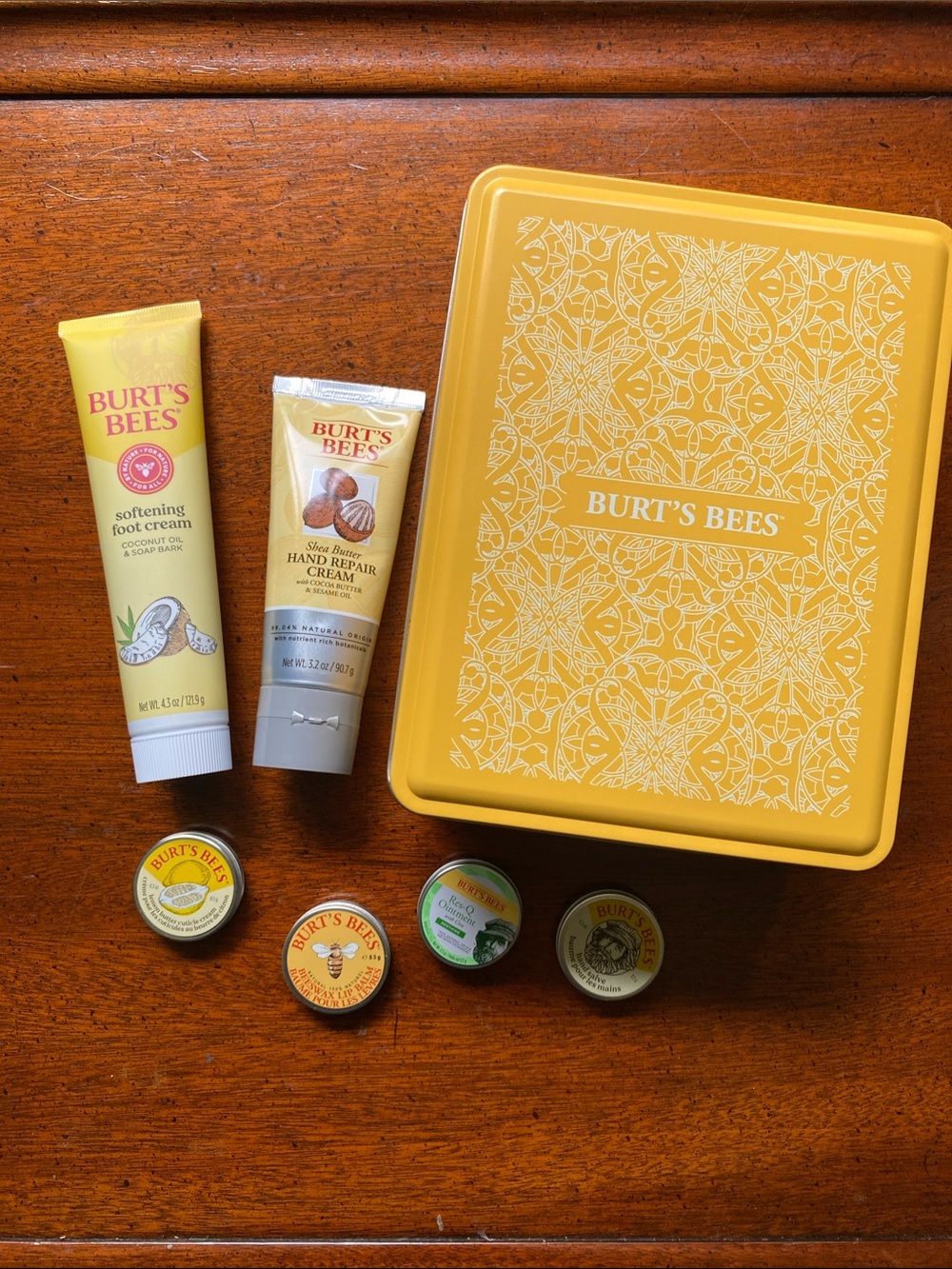 Burt's Bees Gift Set Yellow Tin with Hand & Foot Creams and Lip Balms